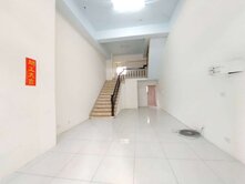 新高國小旁樓店