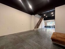 亞灣|流行音樂中心|燙金賺錢店面