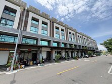 優秀頂新特區」映美墅｜輕齡正4樓｜臨8米路騎樓透天