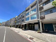 凱旋三路【C1輕軌站】超值臨路黃金騎樓透天店面