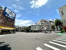 面英才公園15米路面寬9.5米方正建地