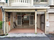 大寮捷運站鳳捷路附近透天住家屋況良好
