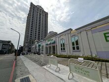 **湖美帝堡旁三角窗面寬建地~