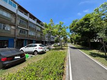 小港6米活巷綠帶可停車透天永久棟距