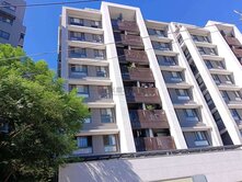 🏡 山佳棧電梯二房｜屋齡新、戶數少，離塵不離城