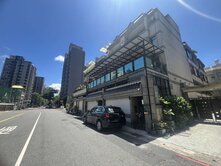 左營🍎自由黃昏市場🍎臨路12米精美車庫透天