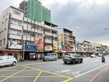 屏東大學旁正民生路上黃金聚寶盆金店面
