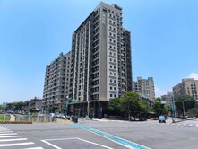 葳格中學南興國小櫻花晴川岸 水岸視野三房平面車位
