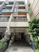 美術館青海商圈五房雙車社區透天