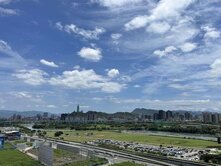 秀朗橋捷運~杜樂麗景觀四房+車位～房仲運動家張嘉麟