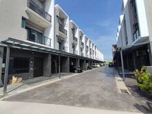 五結傳藝鳳凰愛買大地坪全新透天別墅