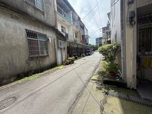 東勢新盛國小旁美透天-屋況超好重整理好停車