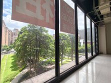 北大創富大片落地窗俯瞰公園商辦