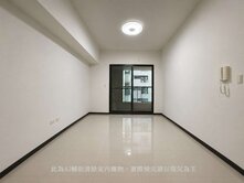 近小港捷運站｜室內17坪大兩房｜衛浴開窗