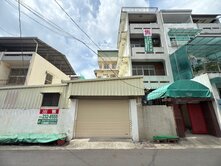 崇文國小旁｜59坪大地坪13米面寬三車透天＋建地