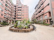 美術館3房休旅車位
