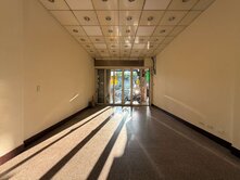 文心路捷運首排黃金透店