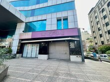 陶板屋三角窗金店