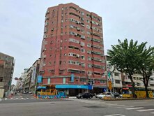 興大雙併大樓附平面車位