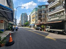 前店營業、後方補給｜雙面臨路透店｜店面＋１０套房