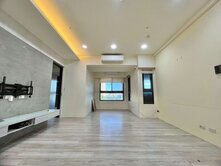 高醫建工商圈｜公園首排｜2房+1個使用空間+車位