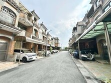 礁溪武暖高速公路旁好停車屋況佳邊間美透天