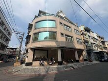 大社區觀音國小旁大面寬臨路三角窗翻新車墅