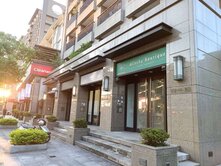 內湖四期精品挑高店面