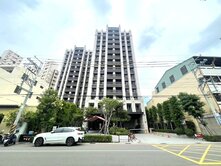 🌟明道高中旁「登陽硯12」三改二房平車露臺戶🌟