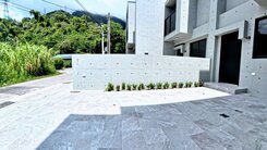 花蓮市區有綠地前院與平面車位清新的生活條件
