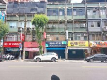 正面四號公園1＋2樓金店面