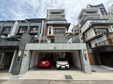 坐擁單元二|臨路3主臥四車稀有臨路電梯別墅