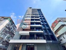 台大溫州邊間顯眼吸睛三角窗金店