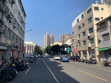 駁二近高雄流行音樂中心翻新透店