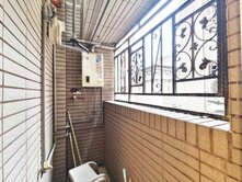 景安站新歐洲~次頂樓優美2+1房大車位~住商李俊超
