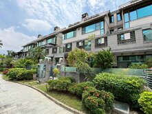 🏡高雄澄清湖｜花園四車豪墅｜比日本壓縮機還稀少 