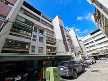 英明黃昏市場泰建設陽台進出公寓
