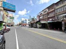 岡山鬧市＊前峰商圈＊臨１０米路住商用店住