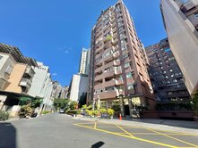 明誠河堤公園｜景觀陽台3+1房車位｜輕軌新上國小