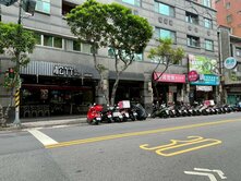 盪金🔥面四號公園正馬路黃金店面🏆️文怡