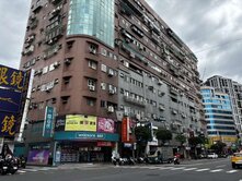 永和路近樂華電梯大套房