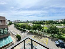  專任．南勢水岸邊間前院車庫美透天