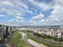 單元十二鉅虹水岸岩精美裝潢四改三房.面河岸