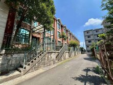 🏡【龍潭大池旁｜米蘭小鎮孝親庭院美墅】