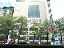 東區精華區大面寬7米黃金店面~源源不絕現金準時到