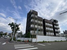 十四期稀有臨路電梯別墅｜5層規劃｜四車好停