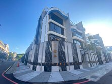 康橋與馬禮遜學區知名薇閣雲品全新庭院電梯別墅