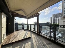 合展好市稀有露台三房車