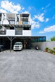 斗六邊間雙車別墅｜三面採光｜約2.9年新屋