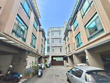 平鎮 66 快速路 4 房現代風美透天